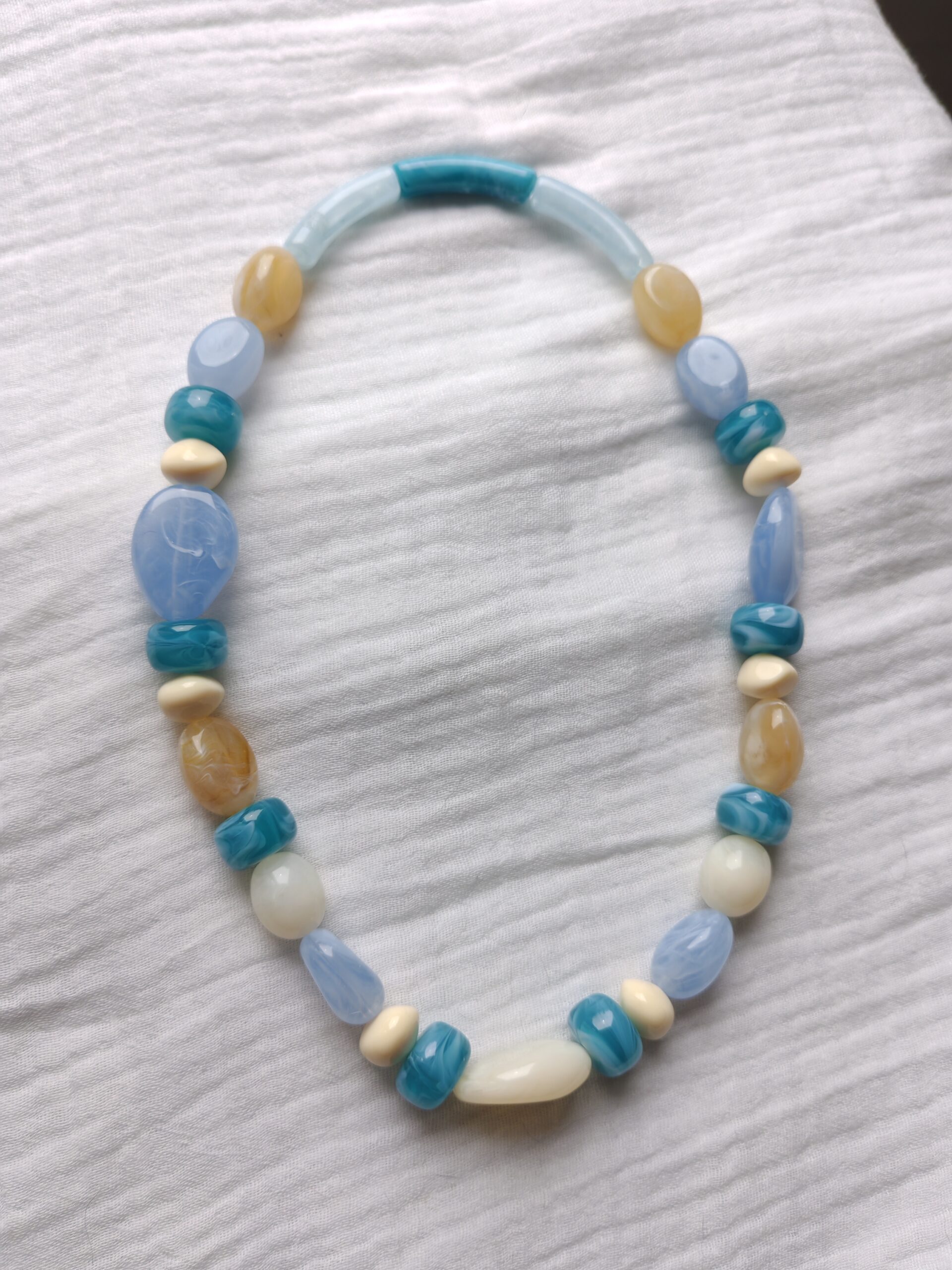 Collier Néréa en résine colorée Brise d'été