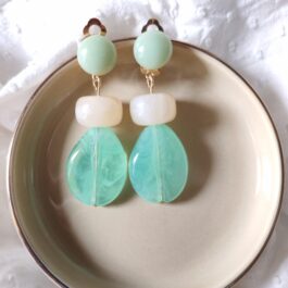 boucles d'oreilles à clip résine colorée modèle Néréa POM Bijoux